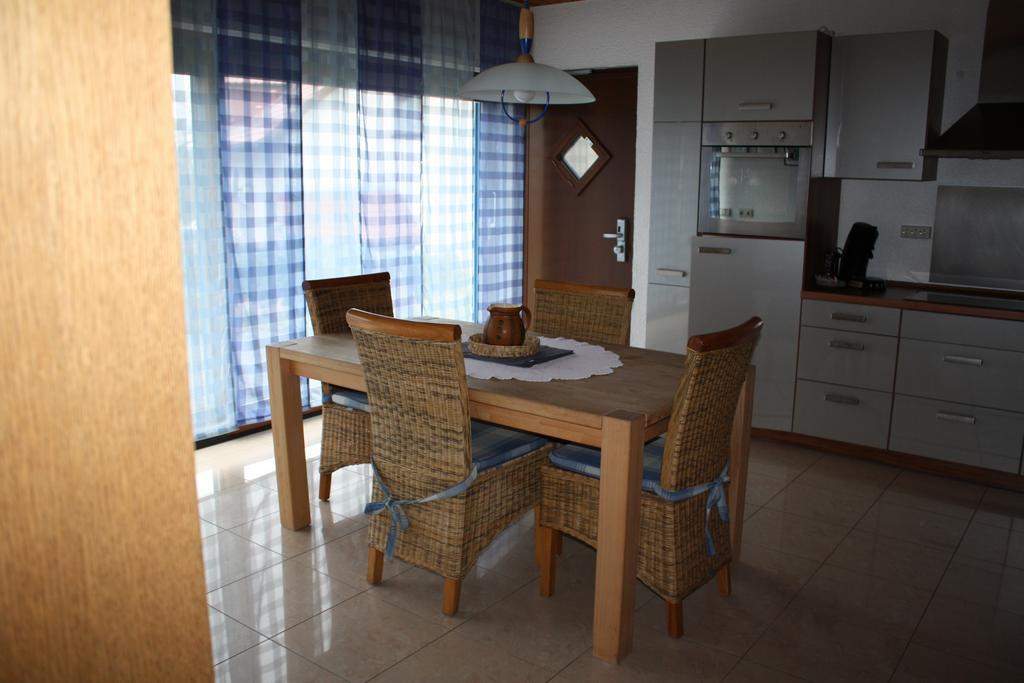 Apartment Charlotte Neunkirchen  Rum bild